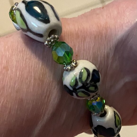 NEW Large bead green bracelets - Picture 8 of 9